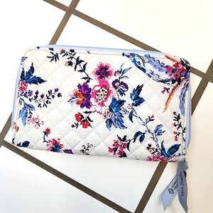 VERA BRADLEY RFID Deluxe Travel Wallet - Magnifique Floral